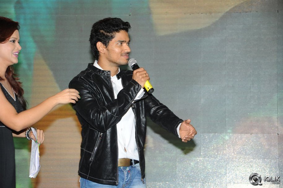 Undhile-Manchi-Kalam-Mundhu-Mundhuna-Movie-Audio-Launch